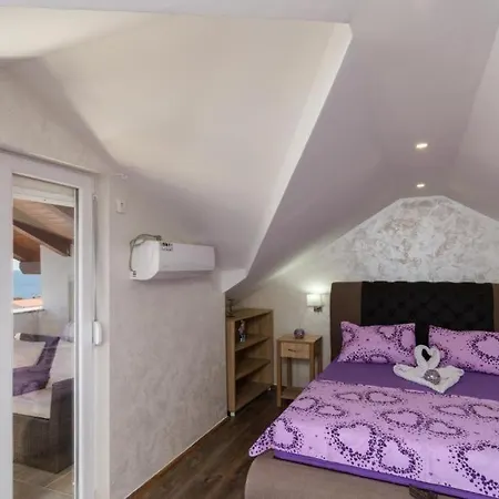In Okrug Gornji With Sea View, Balcony, Air Conditioning, Wifi 5134-3 Apartment Trogir