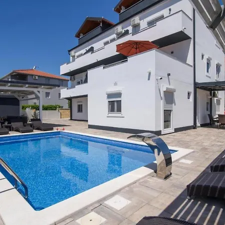 In Okrug Gornji With Sea View, Balcony, Air Conditioning, Wifi 5134-3 Apartment *