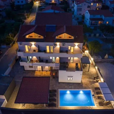 In Okrug Gornji With Sea View, Balcony, Air Conditioning, Wifi 5134-3 * Trogir
